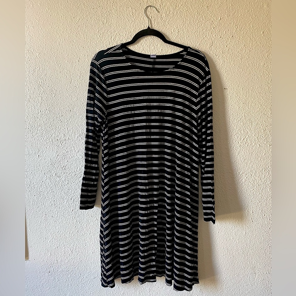 Old Navy Black & White Striped Long Sleeve Dress Women’s Size L